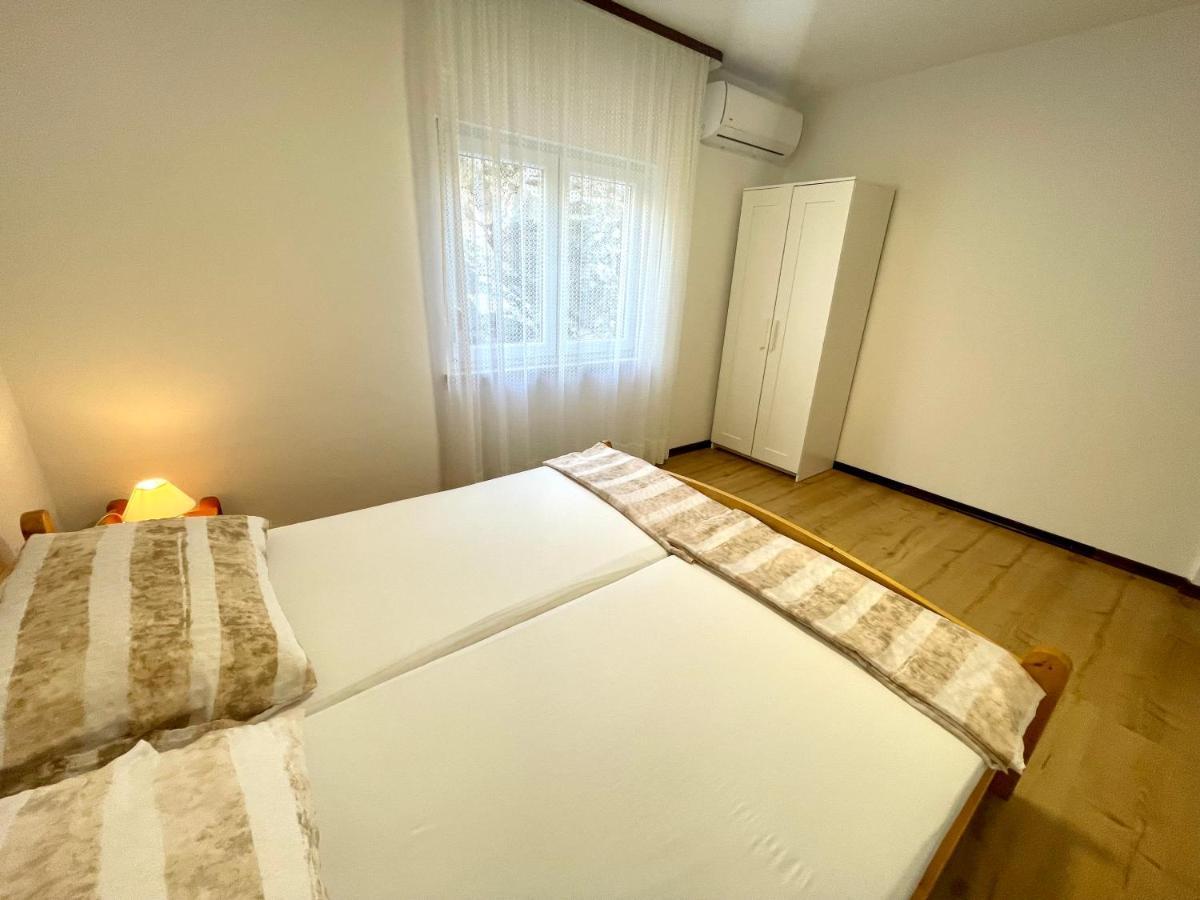 Apartments Ivana & Ante Dramalj Bagian luar foto