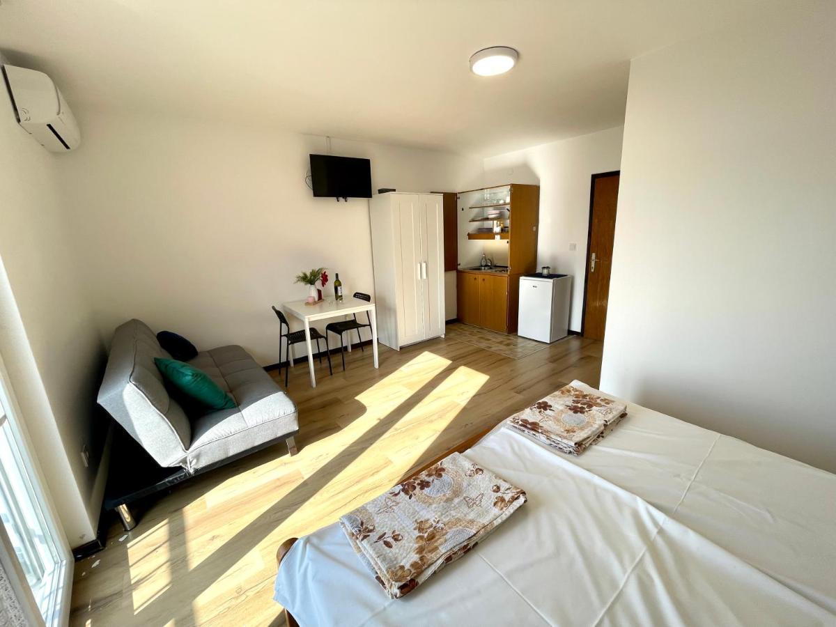 Apartments Ivana & Ante Dramalj Bagian luar foto